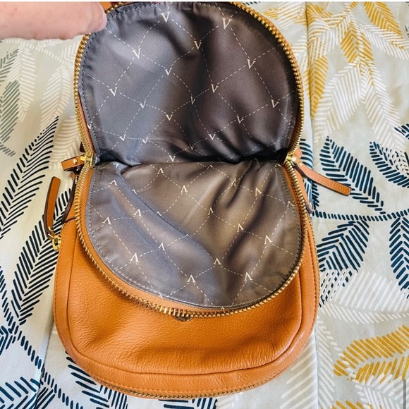 Vince Camuto M Camel Tan Pebble Leather Expandable Flap Front Crossbody Purse - Picture 10 of 10